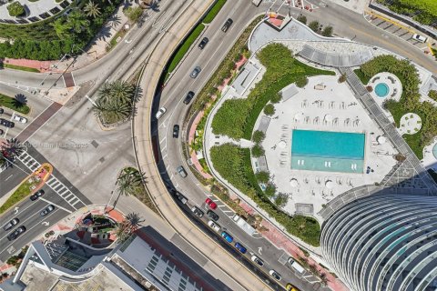 Condo in Miami Beach, Florida, 2 bedrooms  № 1729021 - photo 28