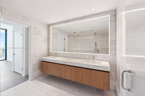Condo in Miami Beach, Florida, 2 bedrooms  № 1729021 - photo 16