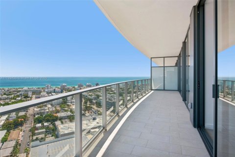 Condo in Miami Beach, Florida, 2 bedrooms  № 1729021 - photo 2