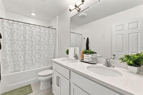 Villa ou maison à vendre à Palm Bay, Floride: 5 chambres, 239.78 m2 № 2416293 - photo 23