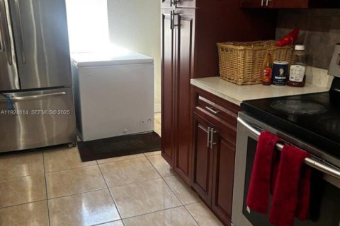 Купить виллу или дом в Лодерхилл, Флорида 5 спален, 140.1м2, № 1984602 - фото 11