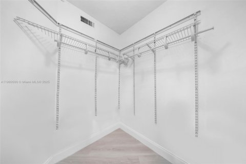 Condo in Tamarac, Florida, 2 bedrooms № 1952820 - photo 20