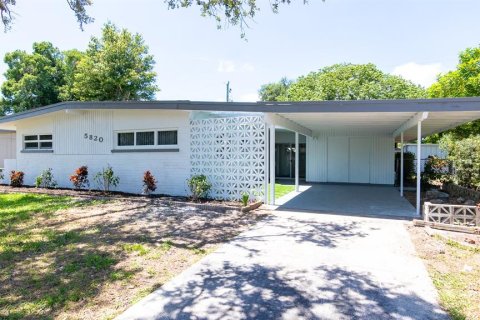 Villa ou maison à vendre à Bradenton, Floride: 2 chambres, 98.85 m2 № 1865984 - photo 2