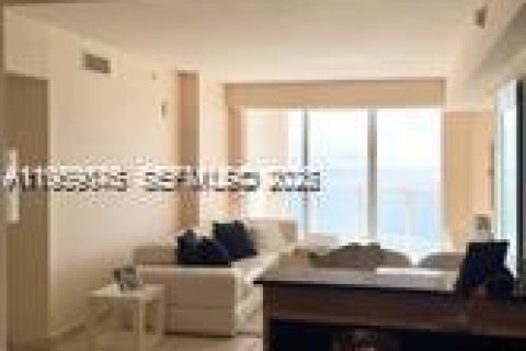 Copropriété à louer à Sunny Isles Beach, Floride: 3 chambres, 150.78 m2 № 2023573 - photo 15