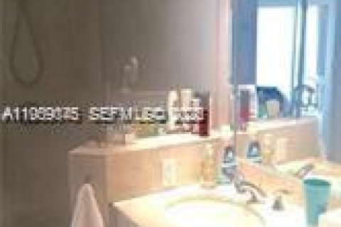 Copropriété à louer à Sunny Isles Beach, Floride: 3 chambres, 150.78 m2 № 2023573 - photo 23