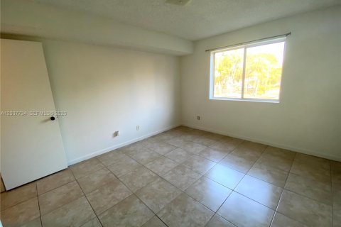 Купить кондоминиум в Майами, Флорида 2 спальни, 99.87м2, № 2075008 - фото 8