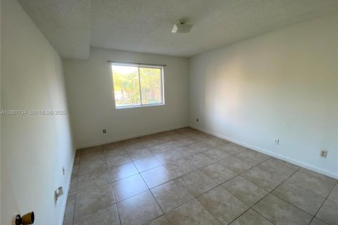 Купить кондоминиум в Майами, Флорида 2 спальни, 99.87м2, № 2075008 - фото 7