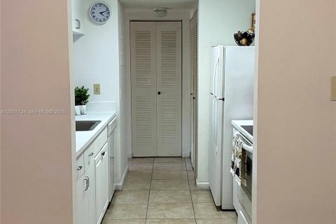 Купить кондоминиум в Майами, Флорида 2 спальни, 99.87м2, № 2075008 - фото 5