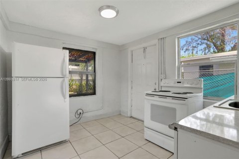 Immobilier commercial à louer à Oakland Park, Floride: 129.97 m2 № 2070343 - photo 5