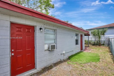 Immobilier commercial à Oakland Park, Floride 129.97 m2 № 2070343