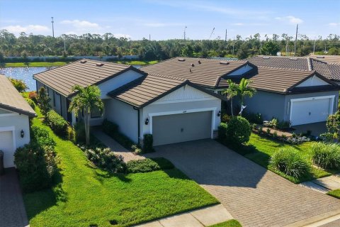 Villa ou maison à Lakewood Ranch, Floride 2 chambres, 132.66 m2 № 2418325