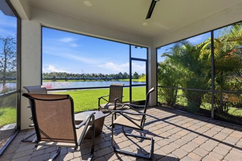 Villa ou maison à vendre à Lakewood Ranch, Floride: 2 chambres, 132.66 m2 № 2418325 - photo 25