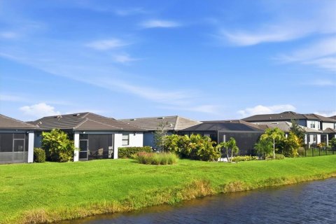 Villa ou maison à vendre à Lakewood Ranch, Floride: 2 chambres, 132.66 m2 № 2418325 - photo 28