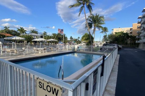 Condominio en alquiler en Fort Lauderdale, Florida, 1 dormitorio, 75.62 m2 № 2087818 - foto 12