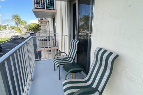 Condominio en alquiler en Fort Lauderdale, Florida, 1 dormitorio, 75.62 m2 № 2087818 - foto 3
