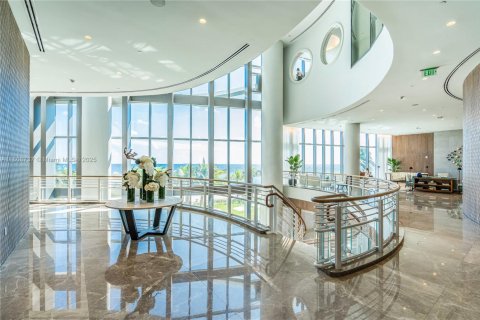 Condominio en venta en Sunny Isles Beach, Florida, 4 dormitorios, 297.66 m2 № 1865193 - foto 27