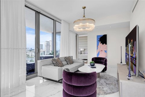 Condominio en venta en Sunny Isles Beach, Florida, 4 dormitorios, 297.66 m2 № 1865193 - foto 12