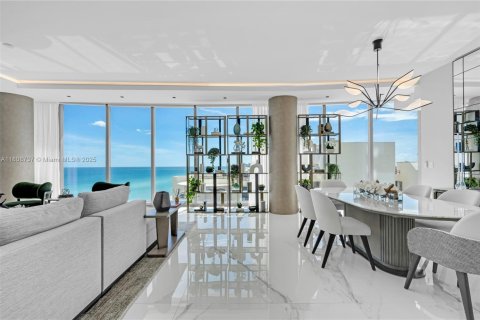 Condominio en venta en Sunny Isles Beach, Florida, 4 dormitorios, 297.66 m2 № 1865193 - foto 3