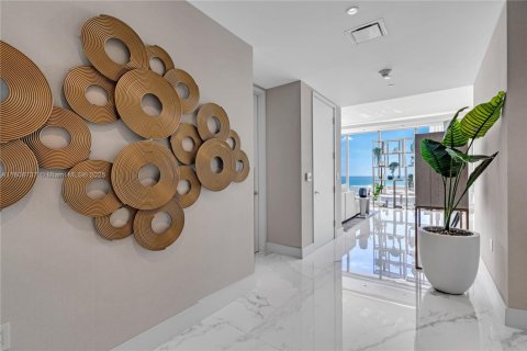 Condominio en venta en Sunny Isles Beach, Florida, 4 dormitorios, 297.66 m2 № 1865193 - foto 16