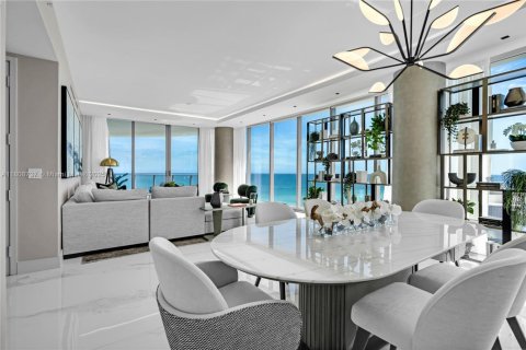 Condominio en venta en Sunny Isles Beach, Florida, 4 dormitorios, 297.66 m2 № 1865193 - foto 4