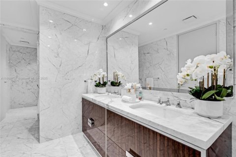 Condominio en venta en Sunny Isles Beach, Florida, 4 dormitorios, 297.66 m2 № 1865193 - foto 29