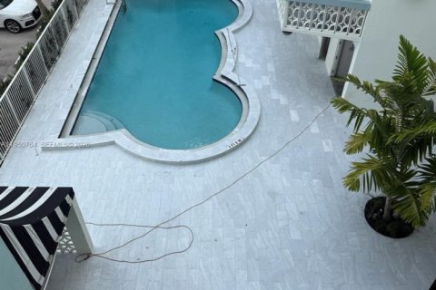 Condo in Fort Lauderdale, Florida, 2 bedrooms  № 2006398 - photo 22