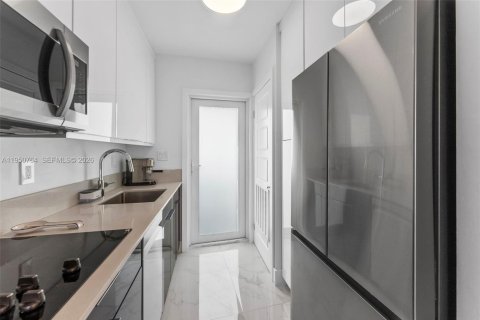 Condominio en alquiler en Fort Lauderdale, Florida, 2 dormitorios, 70.61 m2 № 2006398 - foto 3