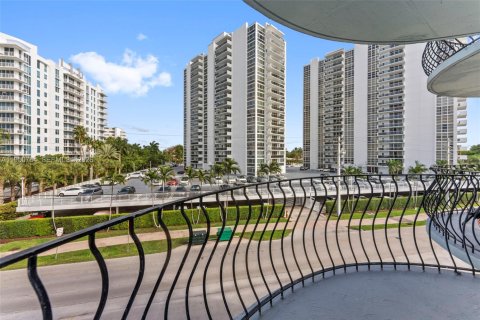 Condominio en alquiler en Fort Lauderdale, Florida, 2 dormitorios, 70.61 m2 № 2006398 - foto 11