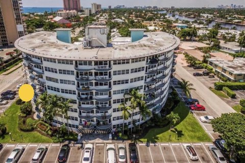 Condo in Fort Lauderdale, Florida, 2 bedrooms  № 2006398 - photo 25