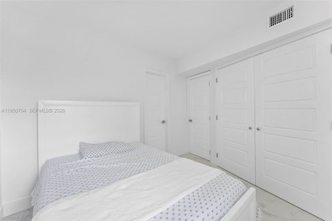 Condominio en alquiler en Fort Lauderdale, Florida, 2 dormitorios, 70.61 m2 № 2006398 - foto 19