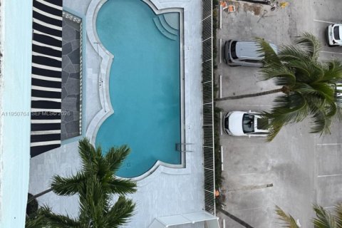 Condo in Fort Lauderdale, Florida, 2 bedrooms  № 2006398 - photo 21