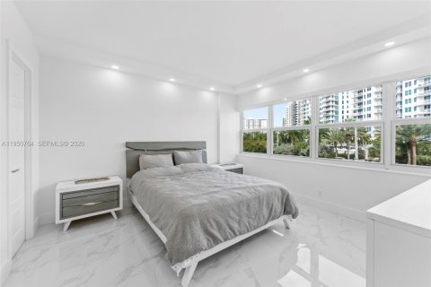 Condominio en alquiler en Fort Lauderdale, Florida, 2 dormitorios, 70.61 m2 № 2006398 - foto 13