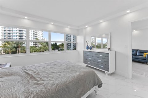Condominio en alquiler en Fort Lauderdale, Florida, 2 dormitorios, 70.61 m2 № 2006398 - foto 15