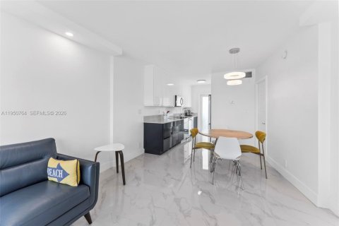 Condominio en alquiler en Fort Lauderdale, Florida, 2 dormitorios, 70.61 m2 № 2006398 - foto 9