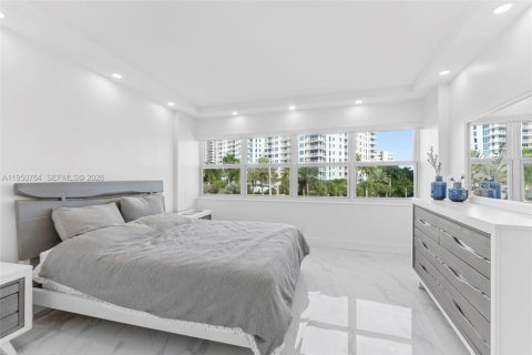 Condominio en alquiler en Fort Lauderdale, Florida, 2 dormitorios, 70.61 m2 № 2006398 - foto 14