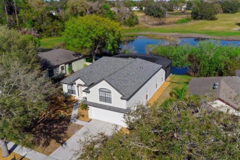 House in Orange City, Florida 5 bedrooms, 207.54 sq.m. № 1910132 - photo 1