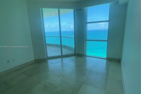 Condo in Sunny Isles Beach, Florida, 2 bedrooms  № 1865337 - photo 13