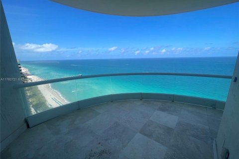 Condo in Sunny Isles Beach, Florida, 2 bedrooms  № 1865337 - photo 14