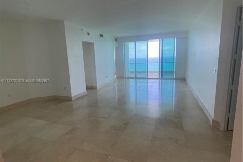 Condo in Sunny Isles Beach, Florida, 2 bedrooms  № 1865337 - photo 3