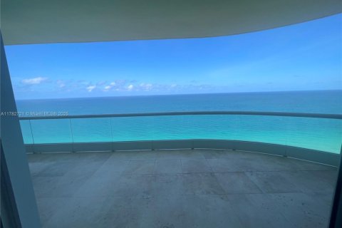 Condo in Sunny Isles Beach, Florida, 2 bedrooms  № 1865337 - photo 5