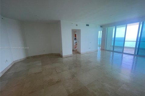 Condo in Sunny Isles Beach, Florida, 2 bedrooms  № 1865337 - photo 4