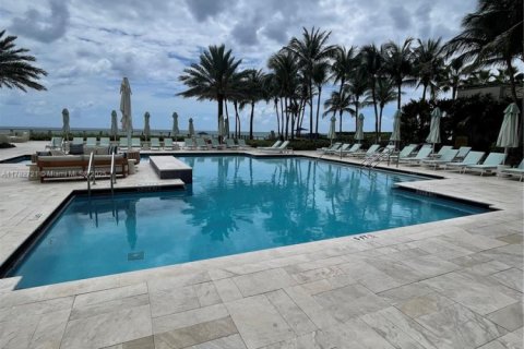 Condo in Sunny Isles Beach, Florida, 2 bedrooms  № 1865337 - photo 26