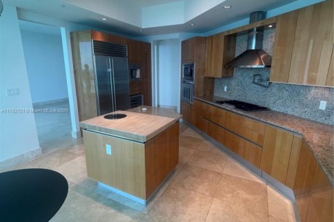 Condo in Sunny Isles Beach, Florida, 2 bedrooms  № 1865337 - photo 9