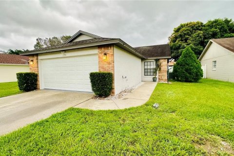Casa en alquiler en Orlando, Florida, 3 dormitorios, 104.52 m2 № 1899020 - foto 1