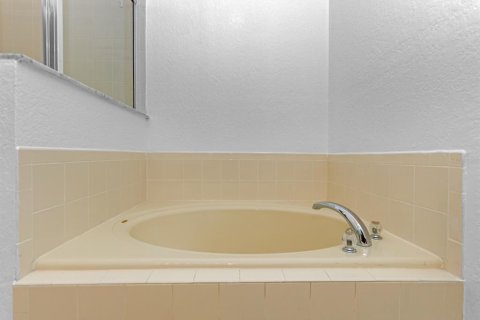 Touwnhouse à louer à Kissimmee, Floride: 3 chambres, 181.81 m2 № 2413791 - photo 21