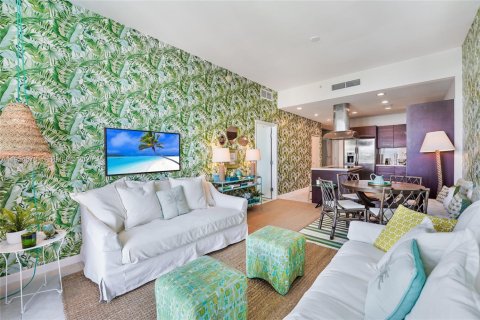 Condo in North Bay Village, Florida, 1 bedroom  № 2011047 - photo 12