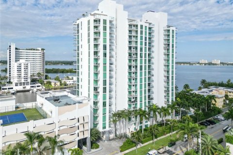 Condo in North Bay Village, Florida, 1 bedroom  № 2011047