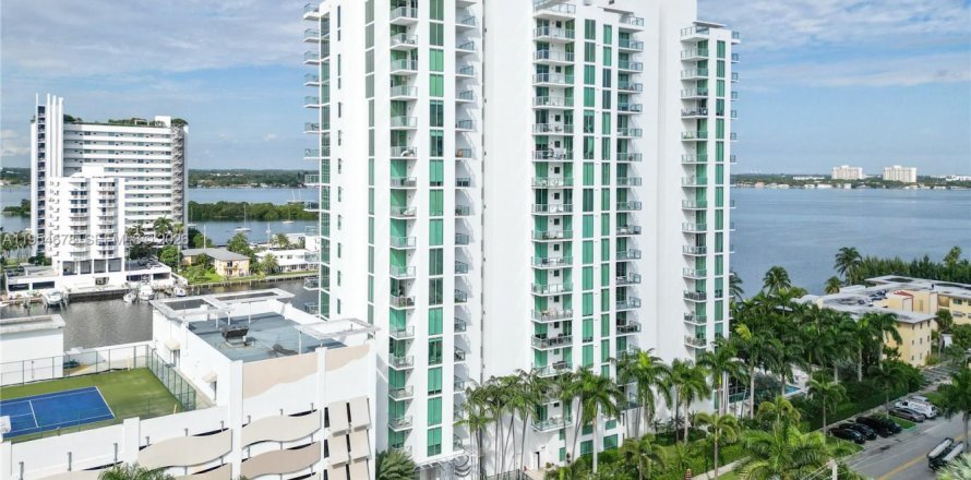 Condo in North Bay Village, Florida, 1 bedroom  № 2011047