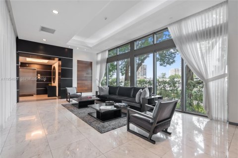 Condo in North Bay Village, Florida, 1 bedroom  № 2011047 - photo 21