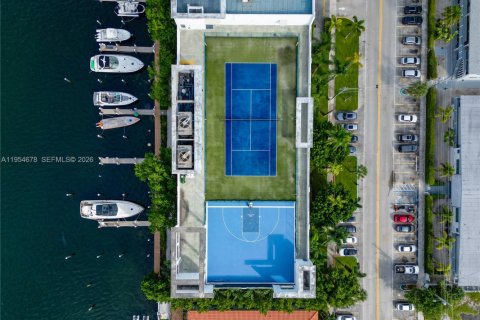 Condo in North Bay Village, Florida, 1 bedroom  № 2011047 - photo 26